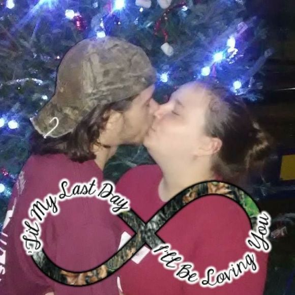 Meet your Posher, April - Picture 1 of 1